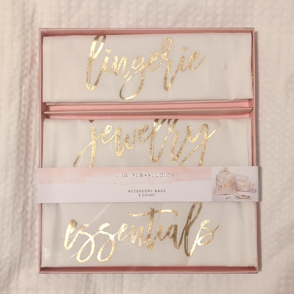 NWT Travel Accessory Bags - Picture 1 of 3